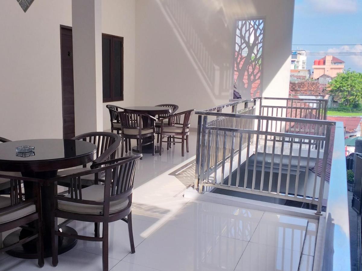 Omah Watu Homestay Джокьякарта Экстерьер фото