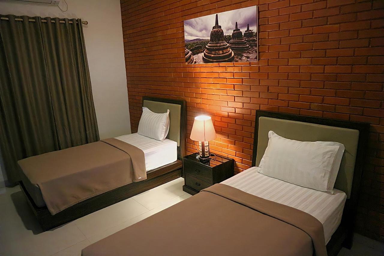 Omah Watu Homestay Джокьякарта Экстерьер фото